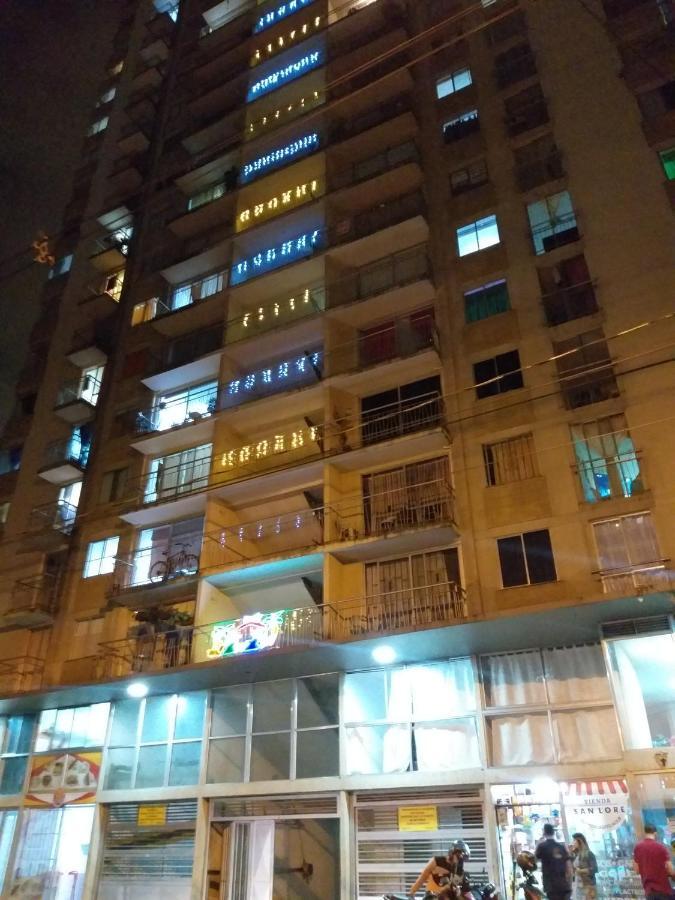 Centro! San Lorenzo - Downtown - Apto Con 2 Hab & Parqueadero Apartment *